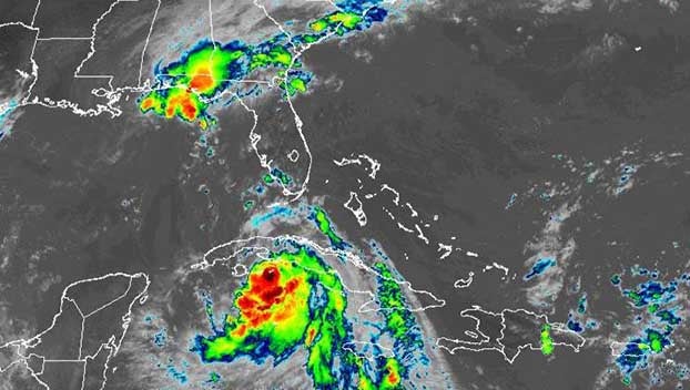 Tropical Storm Marco collapses, sets stage for Laura to hit US as ...