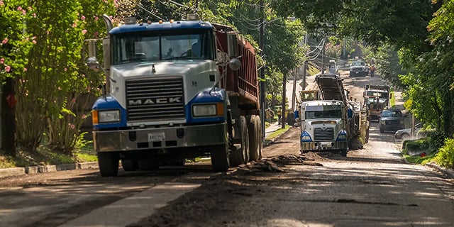 Research in Mississippi is part of a 0 million initiative to develop cleaner, more cost-effective asphalt – Magnolia State Live